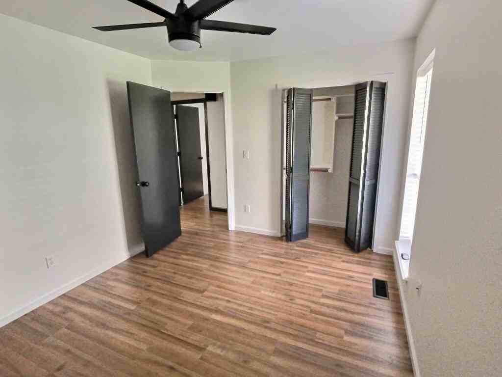 316 Town Park Rd - Photo 2 of 9