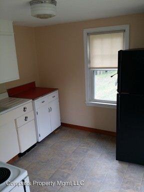 70 S Park Ave #G - Photo 2 of 7