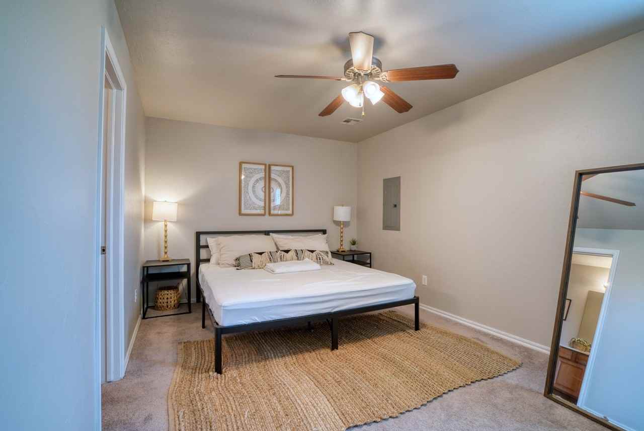 4802 Se 77th St - Photo 4 of 24