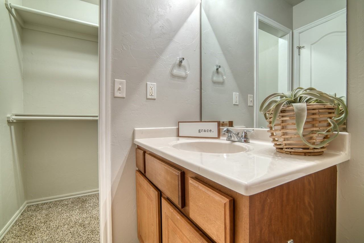 4802 Se 77th St - Photo 7 of 24