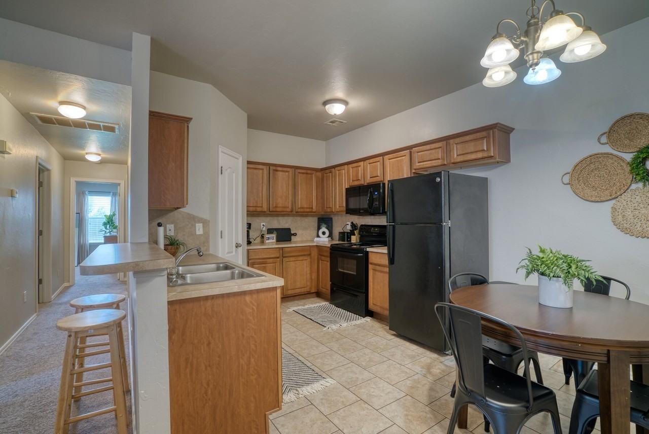 4802 Se 77th St - Photo 6 of 24