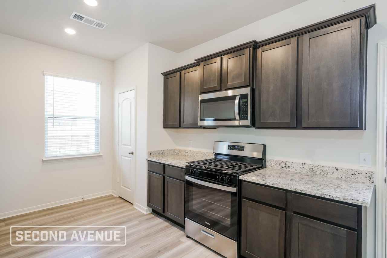 428 Condie Russell Ave - Photo 4 of 26