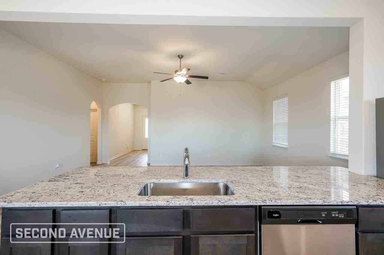 428 Condie Russell Ave - Photo 6 of 26