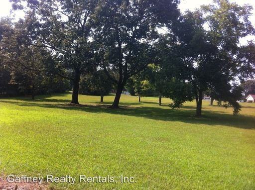 303 Green Valley Dr - Photo 2 of 12