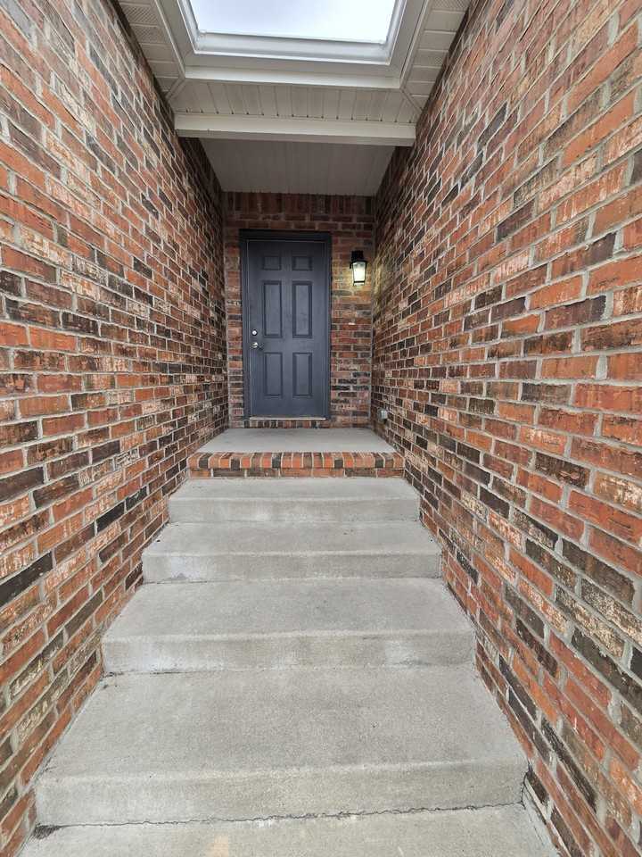 521 Welch St - Photo 2 of 17