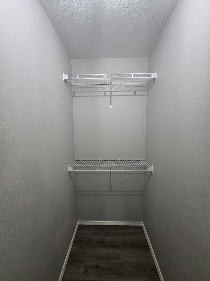 521 Welch St - Photo 7 of 17