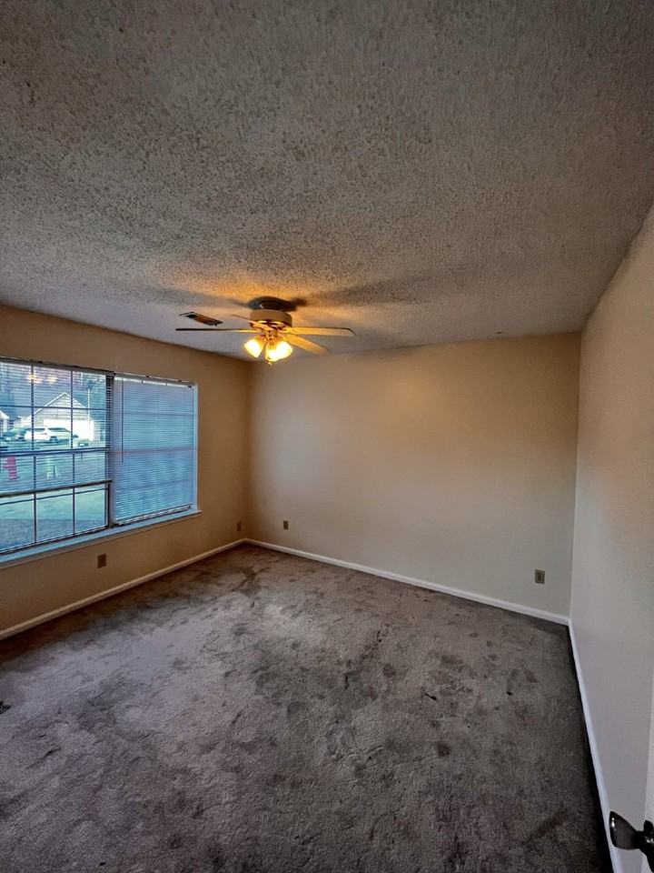 820 Mandarin Dr - Photo 3 of 14