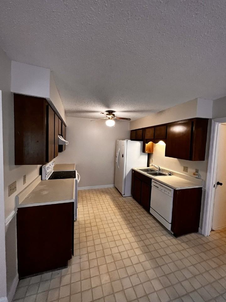 820 Mandarin Dr - Photo 4 of 14