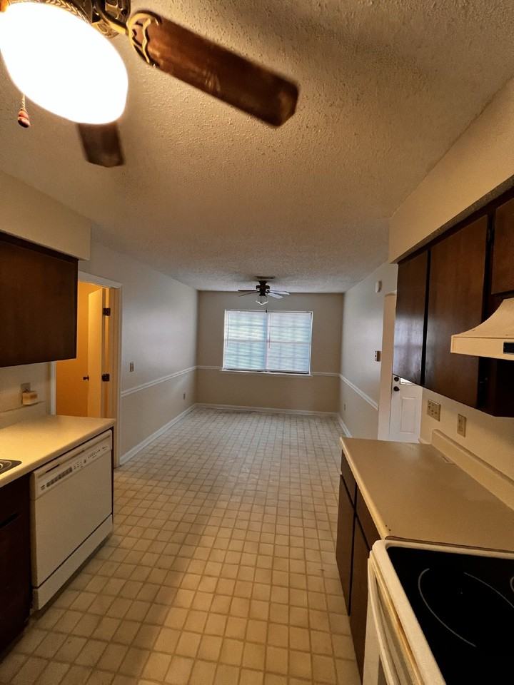 820 Mandarin Dr - Photo 5 of 14