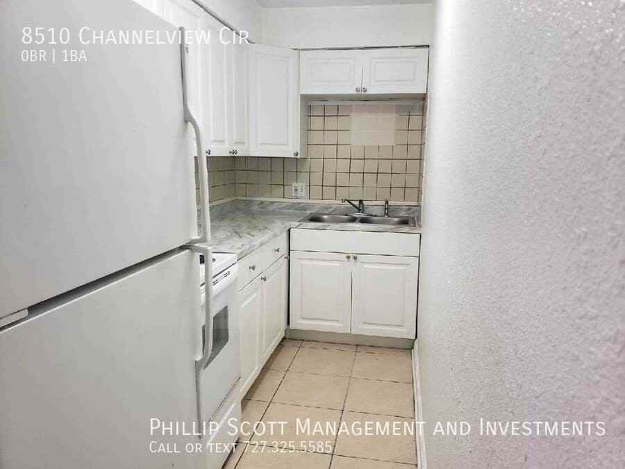 8510 Channelview Cir - Photo 3 of 5