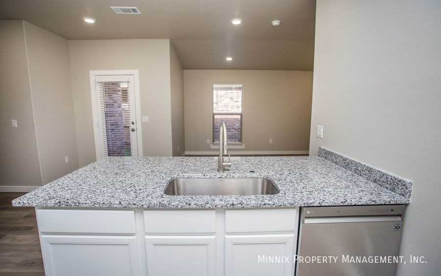 2003 Corpus Ave #B - Photo 5 of 33