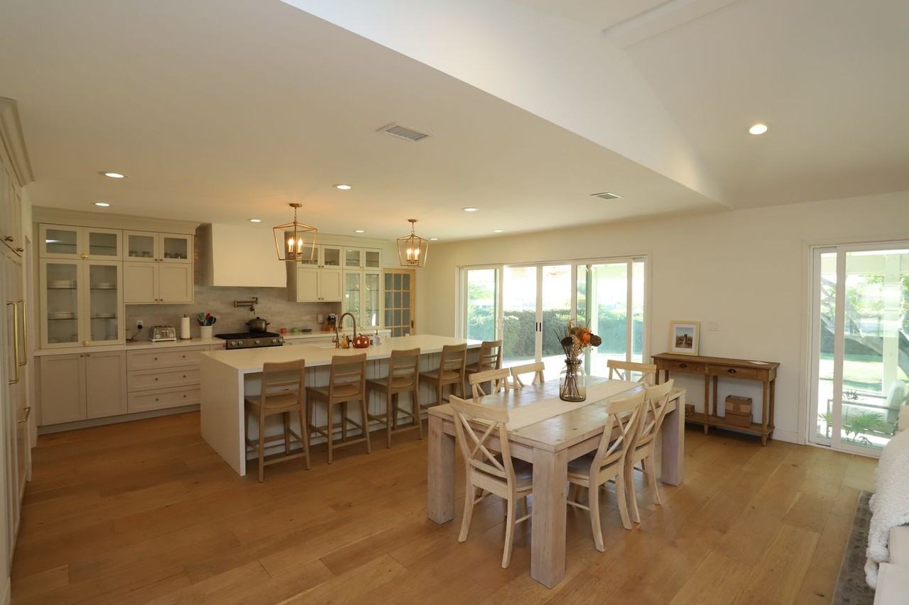1215 Wardman Dr - Photo 2 of 9