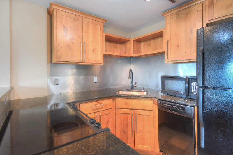 417 E Kiowa St #707 - Photo 3 of 14