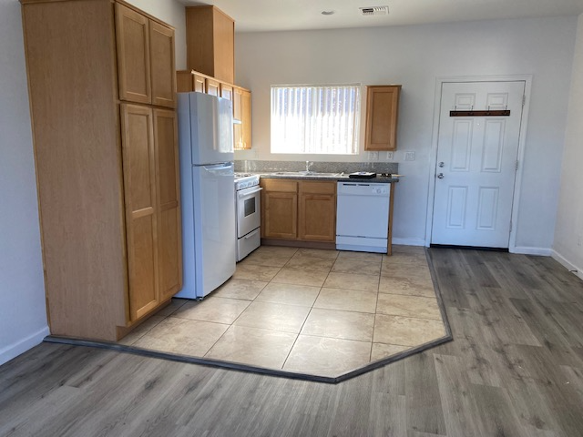 1627 Havasupai Dr #124 - Photo 3 of 10