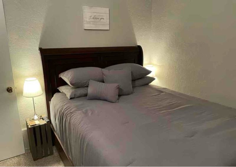 604 Center St W - Photo 6 of 10