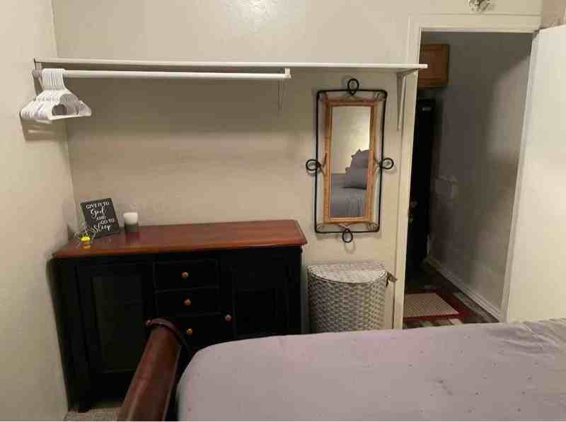 604 Center St W - Photo 7 of 10