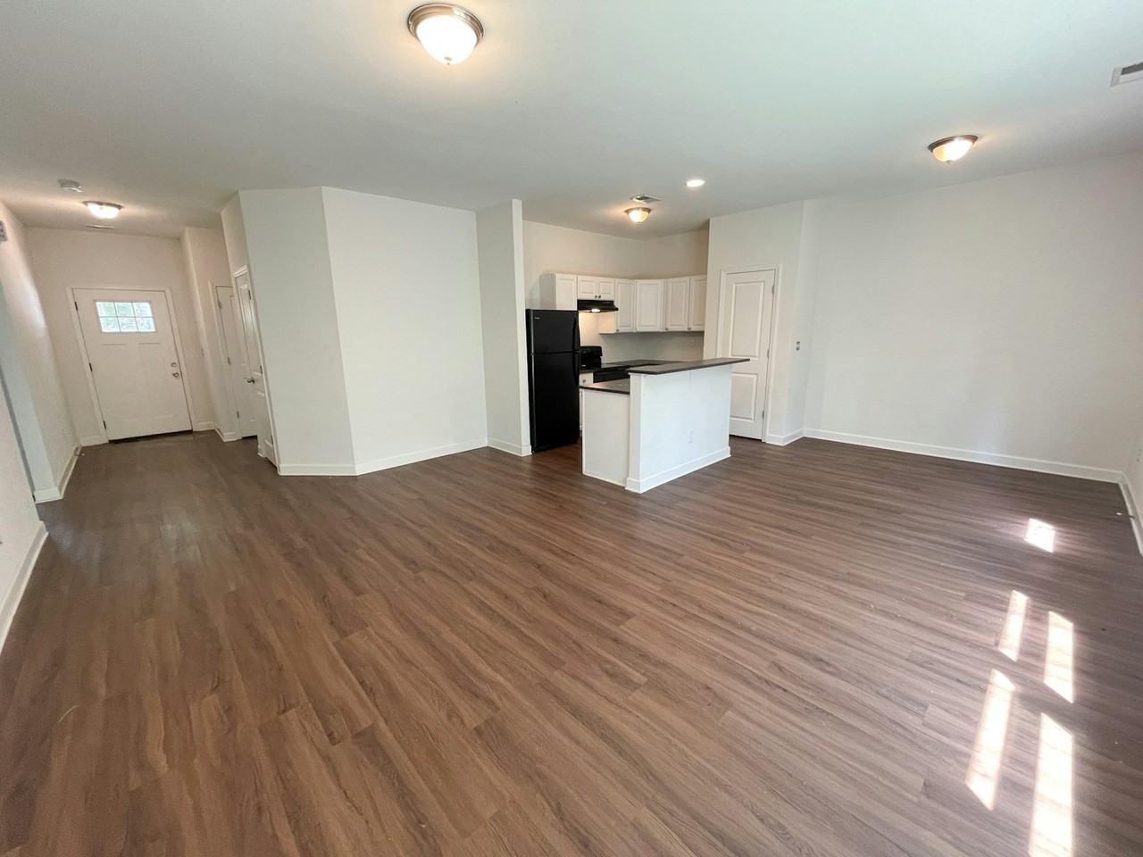 7928 East Lane Drive - Photo 5 of 14