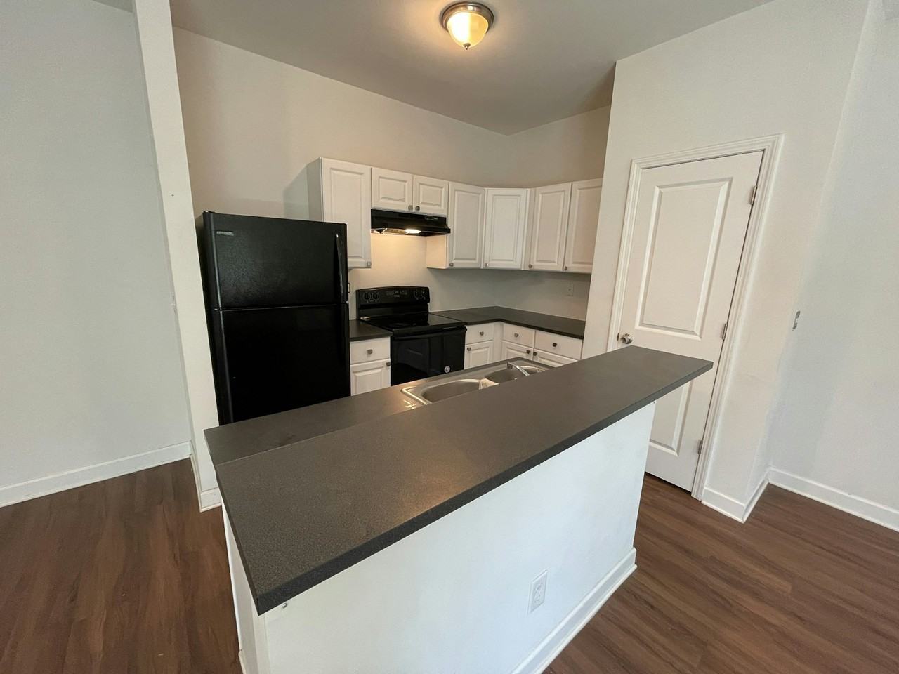 7928 East Lane Drive - Photo 6 of 14