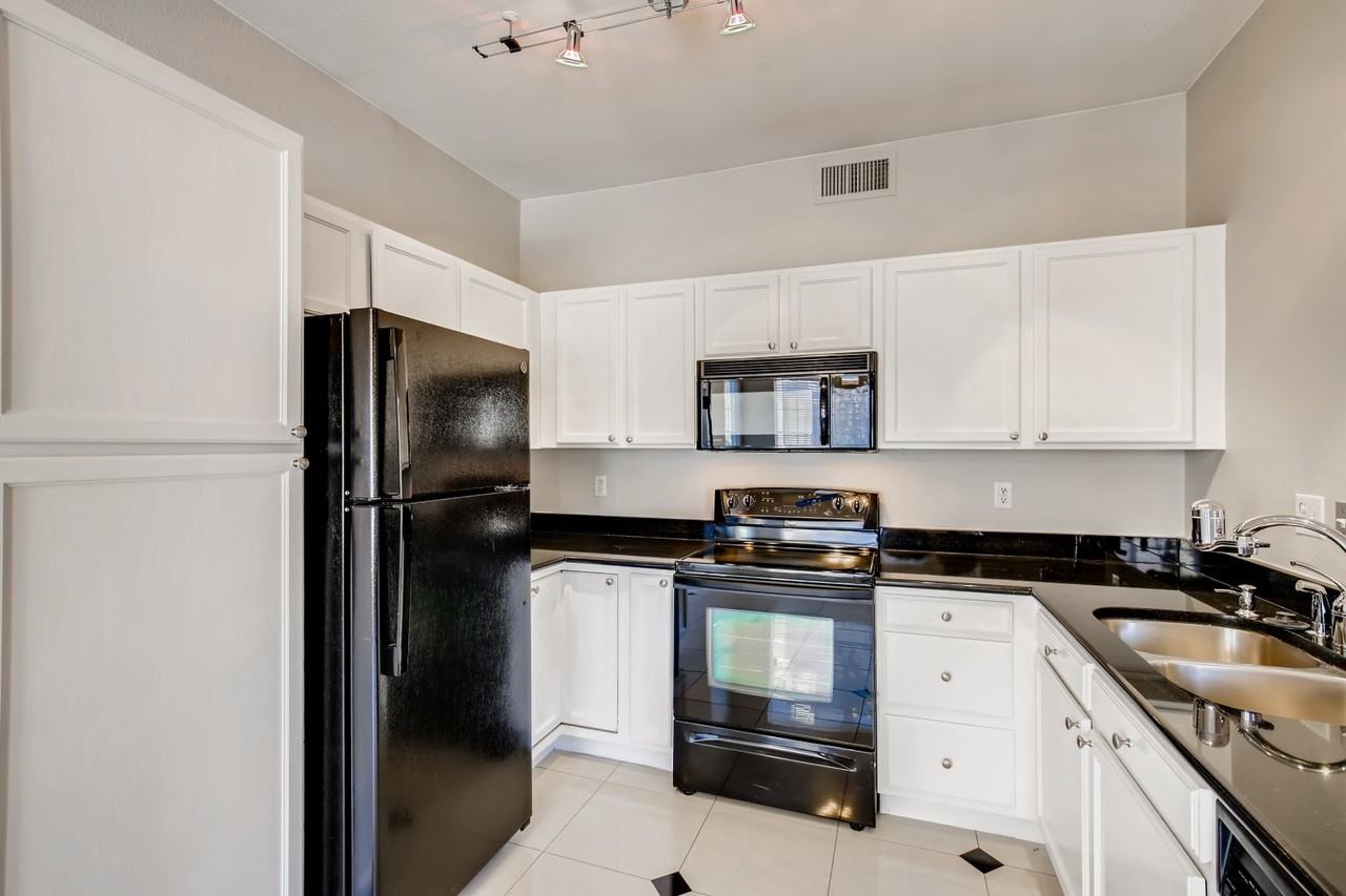 5447 S Dover St #103 - Photo 4 of 15