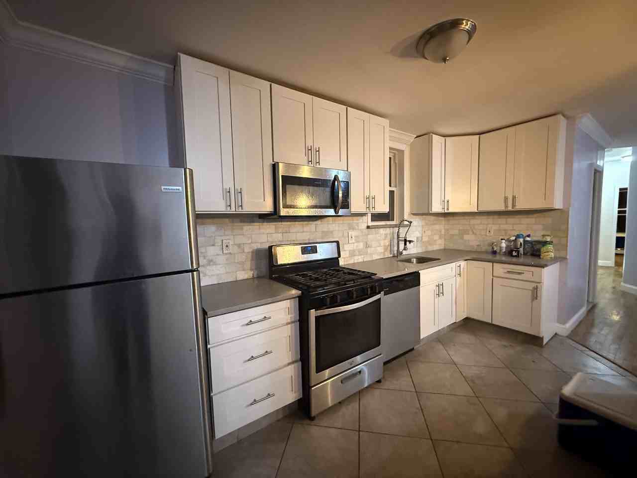 1826 Hunt Ave - Photo 3 of 15