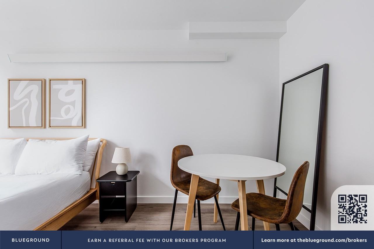 421 Belmont Avenue East - Photo 4 of 28