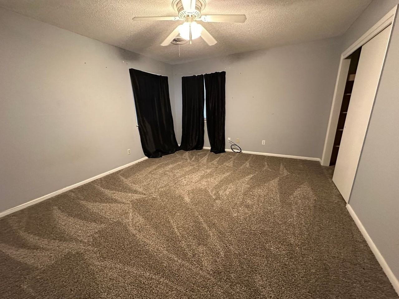 22 W Garfield St - Photo 3 of 10