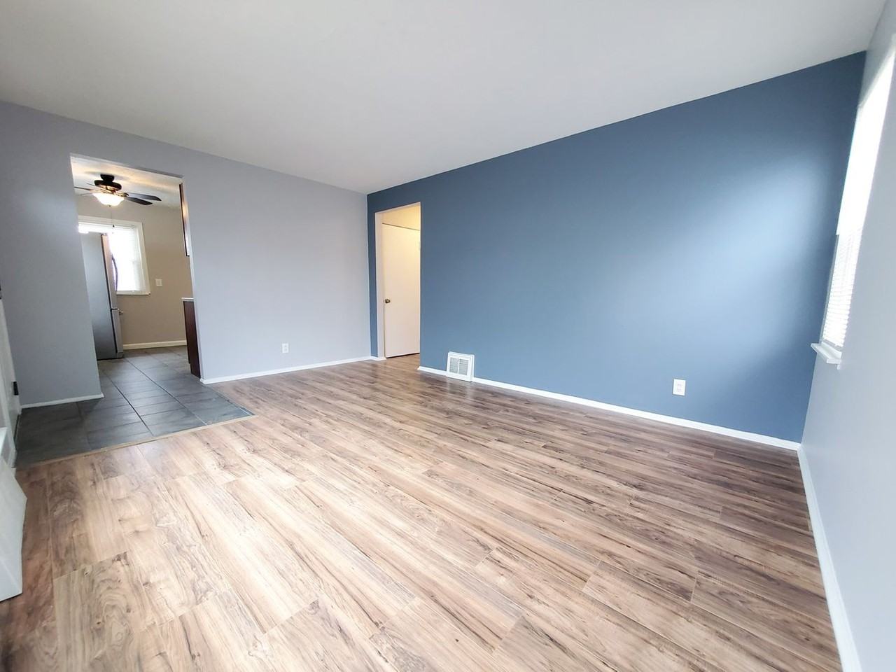 18806 Fairway Ave - Photo 3 of 24