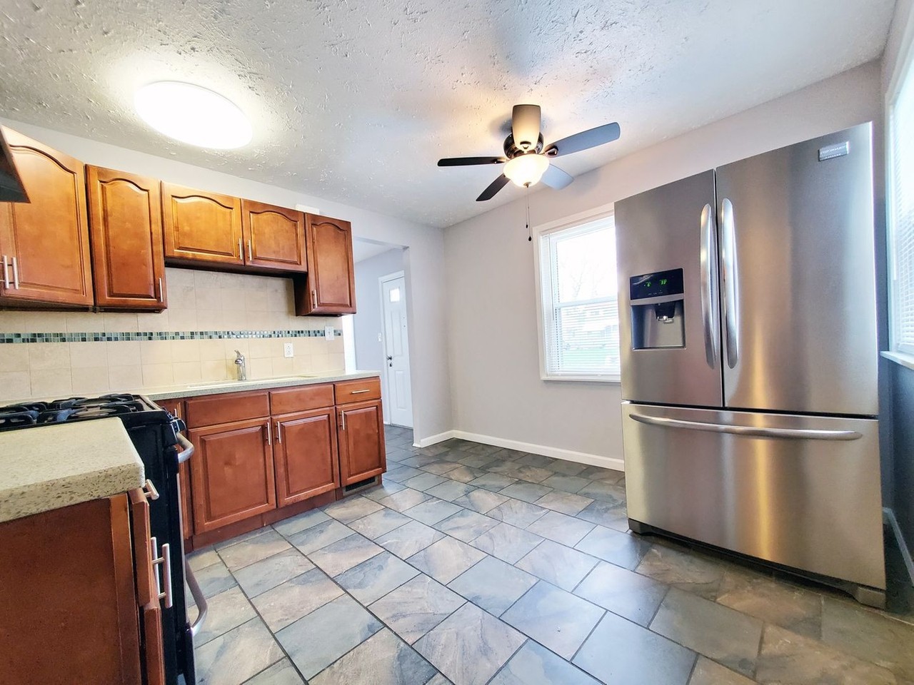 18806 Fairway Ave - Photo 7 of 24