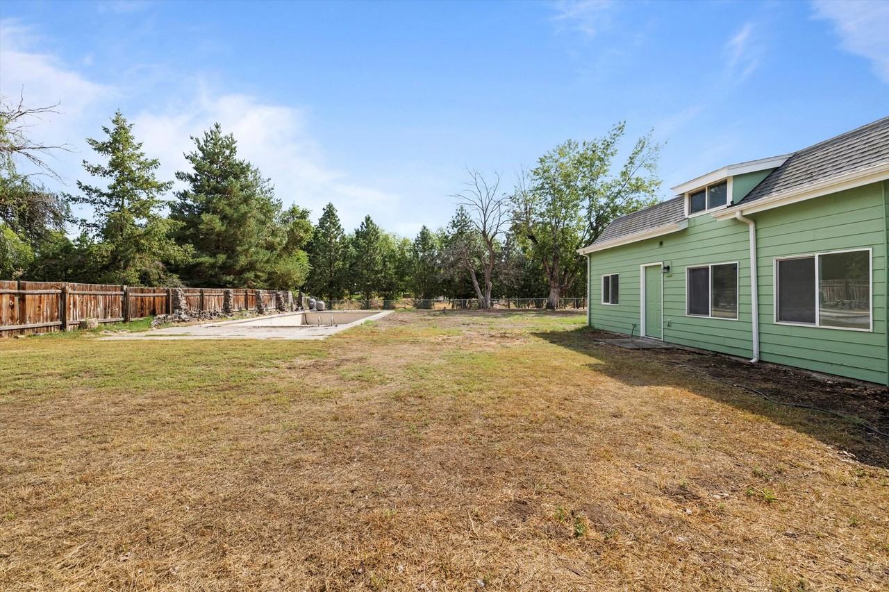 314 1st St - Photo 6 of 32