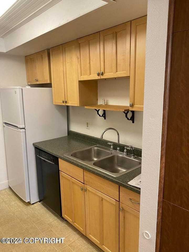 4660 Reka Dr #D24 - Photo 2 of 9