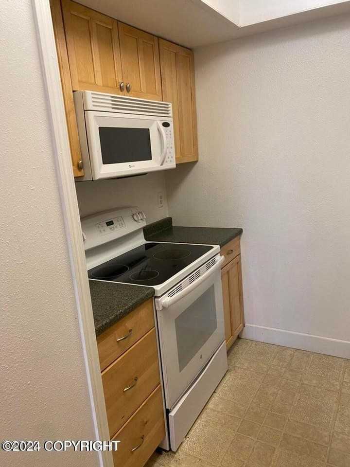 4660 Reka Dr #D24 - Photo 3 of 9