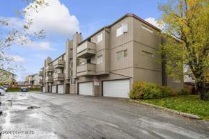 featured image of 9710 Morningside Loop