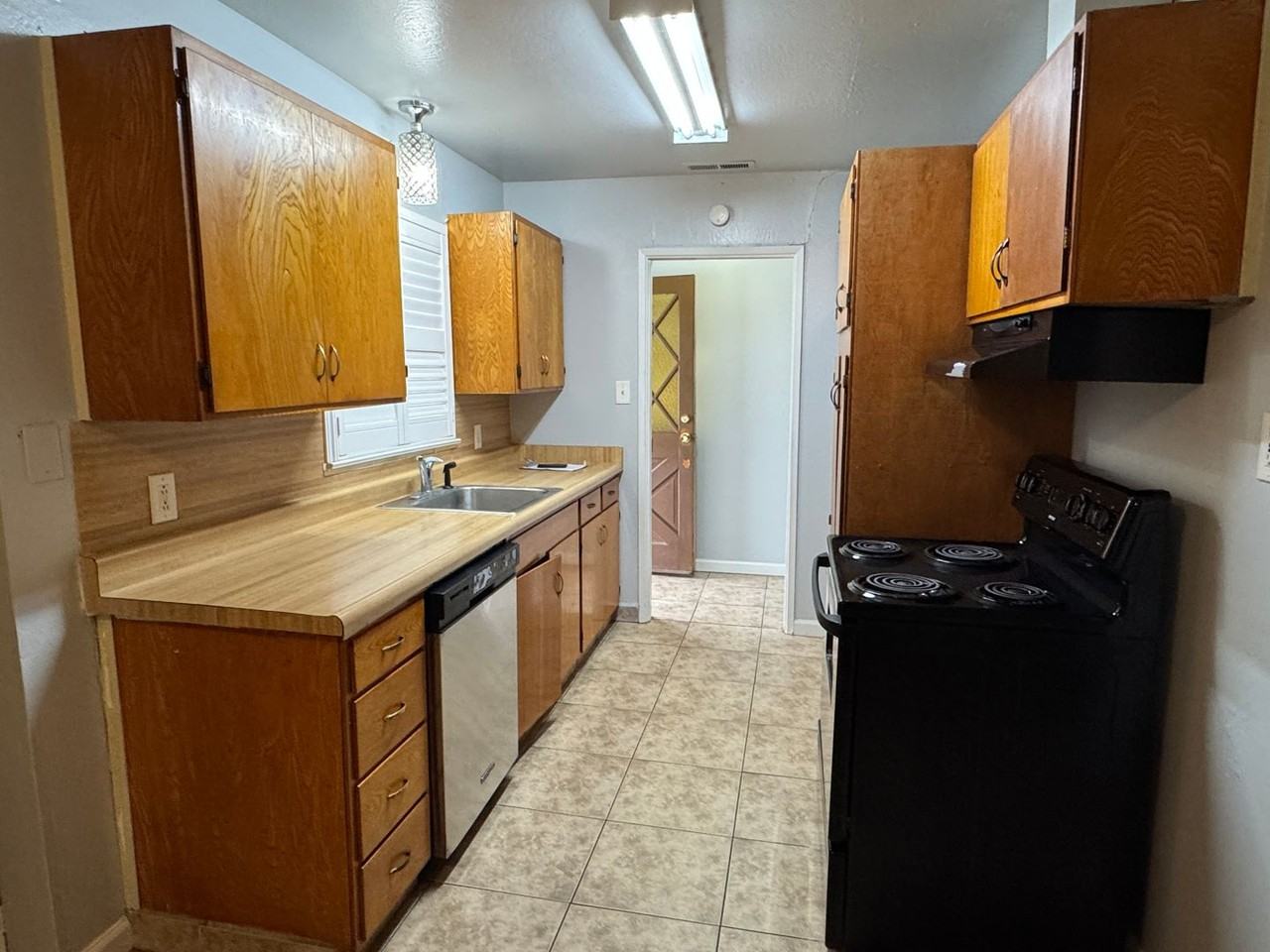 714 E Longview Ave - Photo 3 of 23