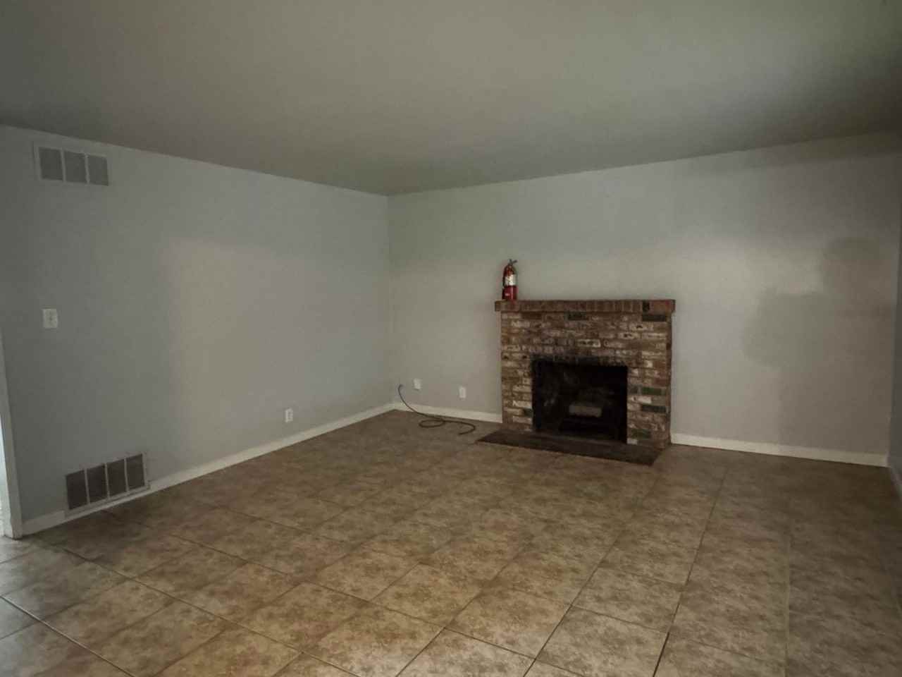 714 E Longview Ave - Photo 4 of 23