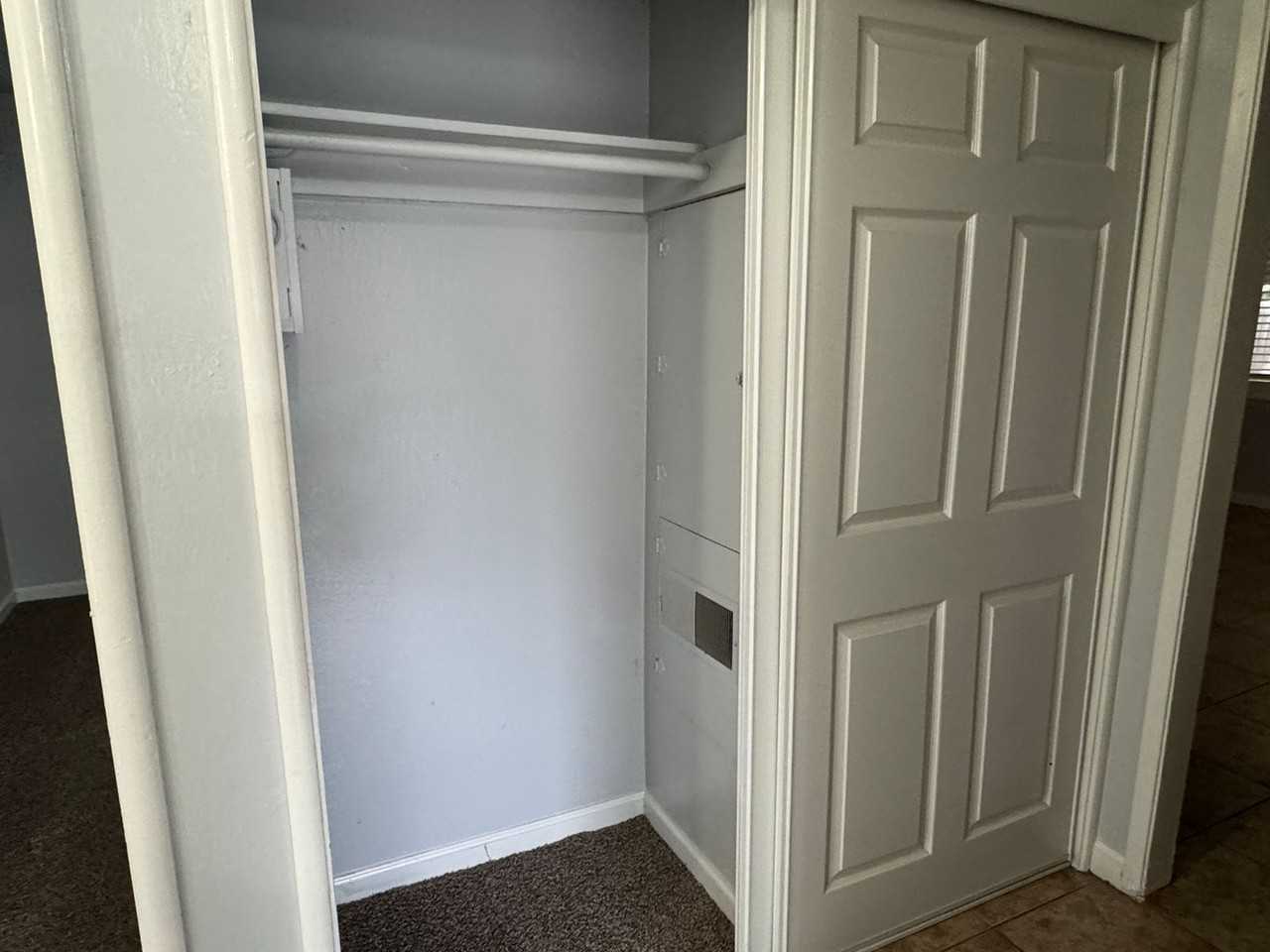 714 E Longview Ave - Photo 6 of 23