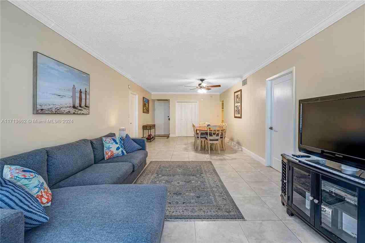 3725 S Ocean Dr #719 - Photo 5 of 20