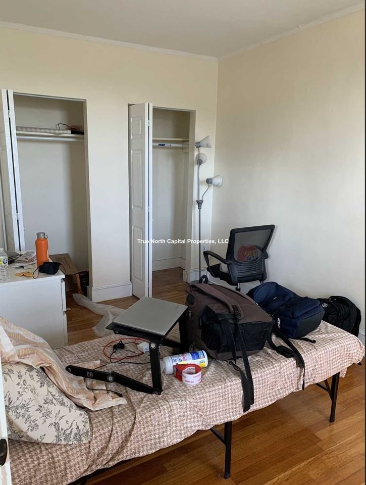 Broadway - Photo 3 of 5