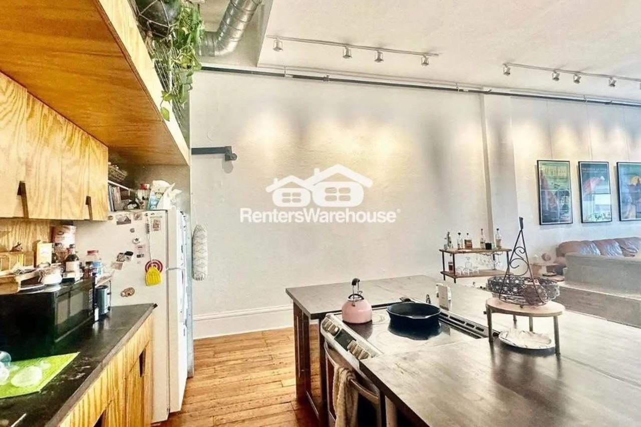 522 1/2 E Grand Ave - Photo 2 of 21