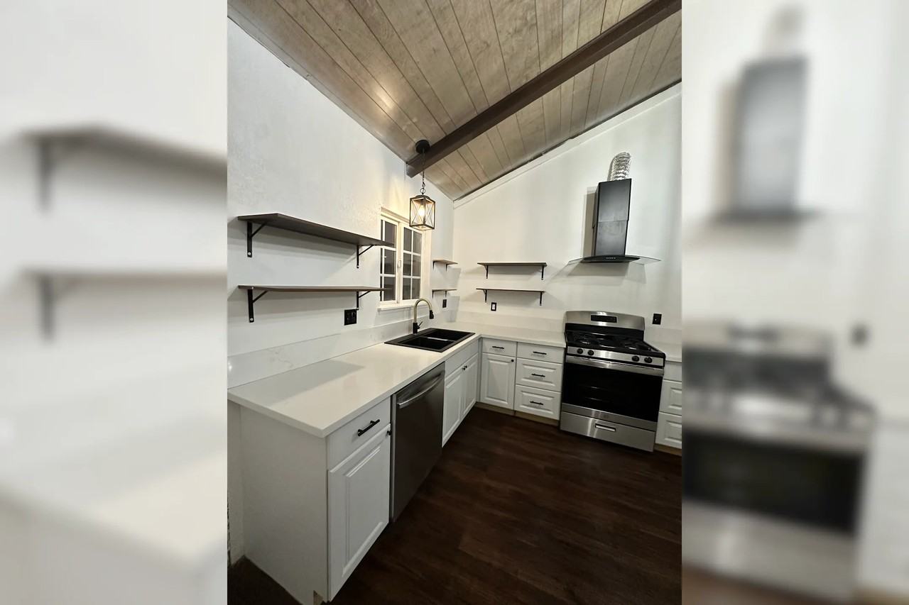 221 Valley St Apt A - Photo 2 of 13