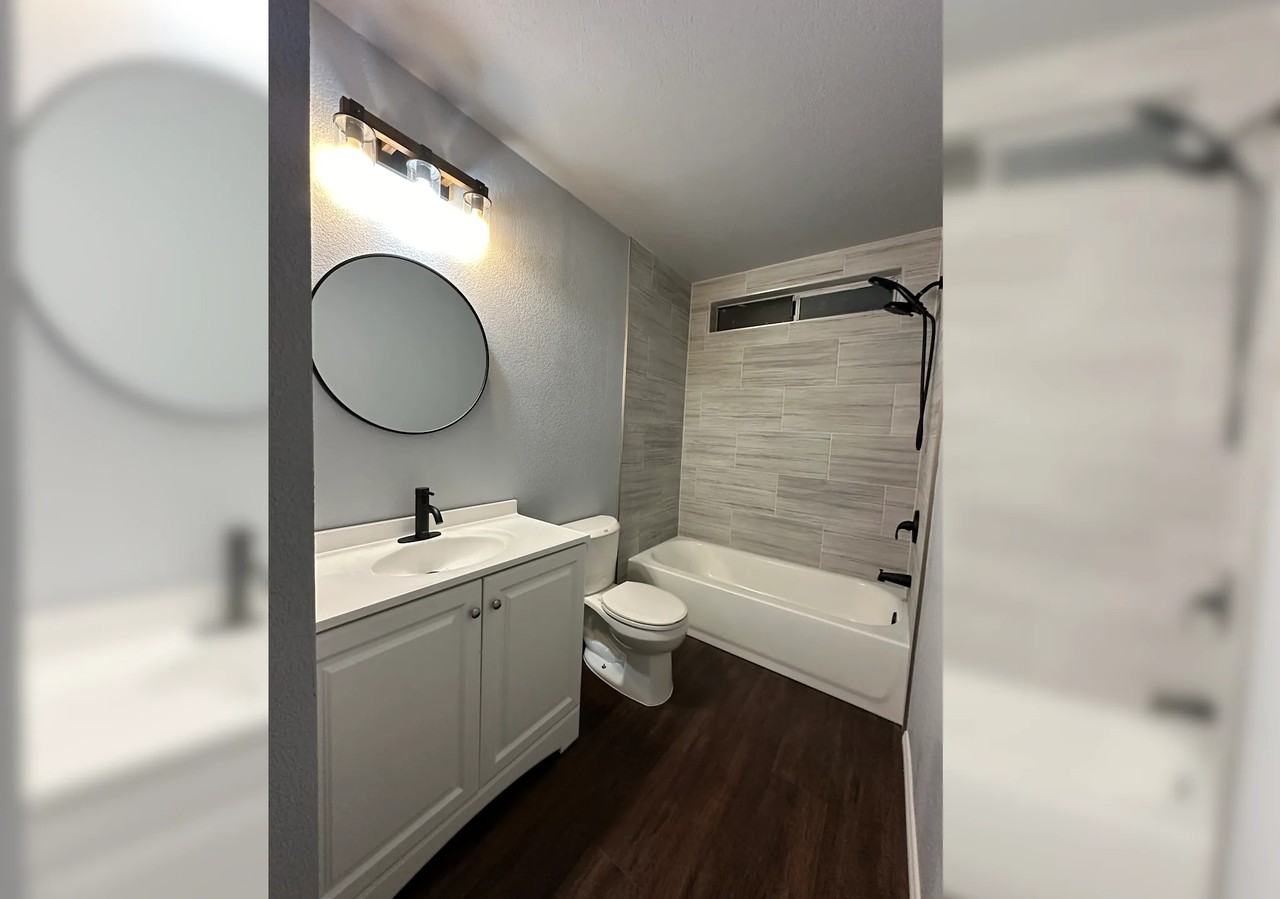 221 Valley St Apt A - Photo 3 of 13