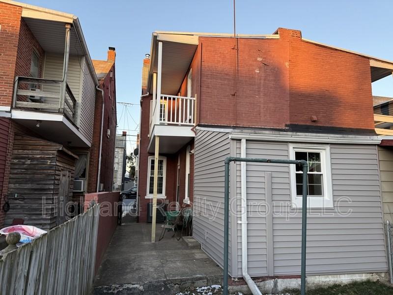 149 S 8th St - Photo 3 of 26