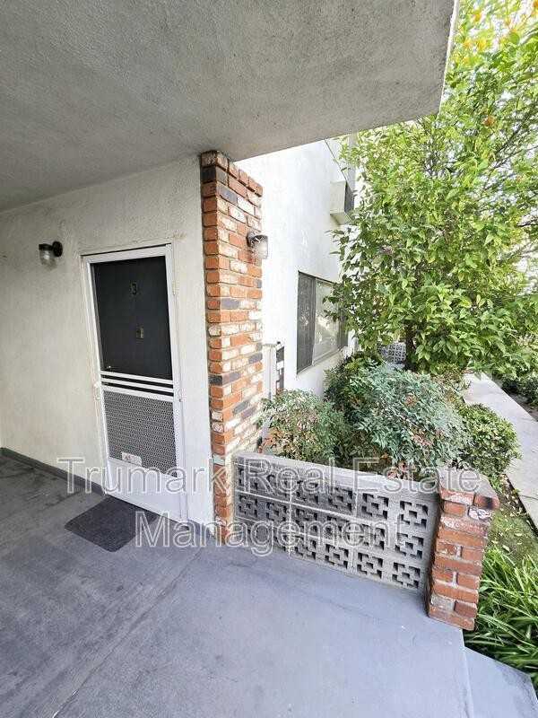1346 N Columbus Ave #3 - Photo 5 of 14