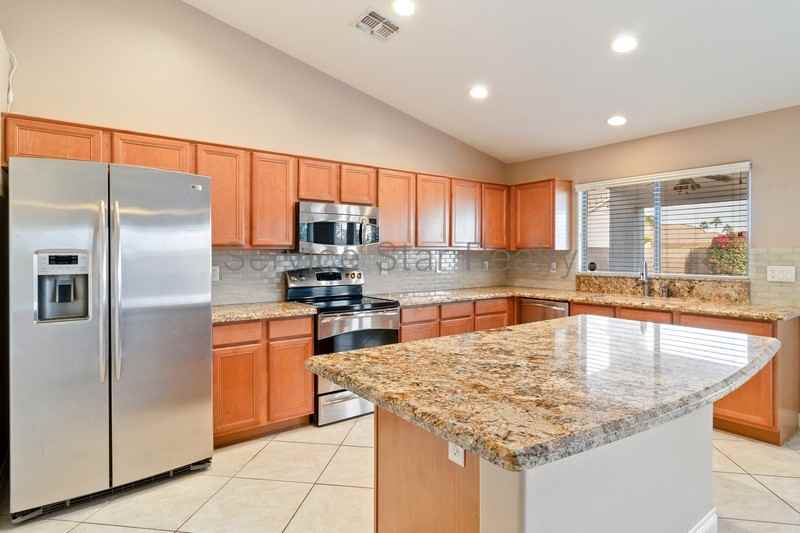 14513 North 152nd Lane - Photo 4 of 24