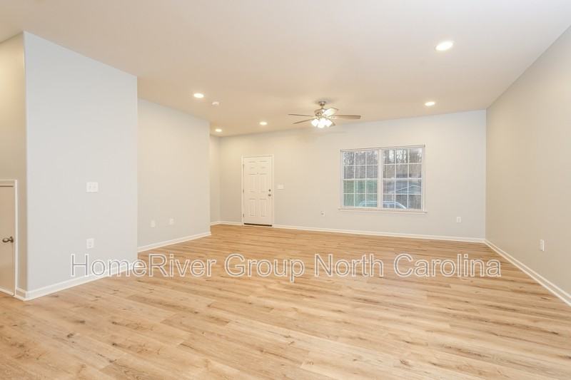 3936 Harwood St - Photo 2 of 19