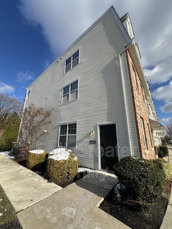 4471 Driftwood Dr - Photo 2 of 20