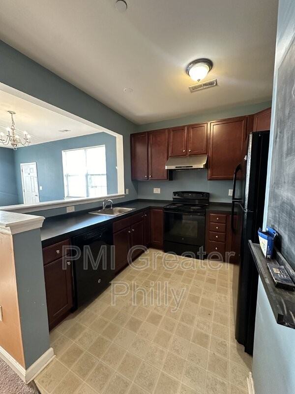 4471 Driftwood Dr - Photo 7 of 20