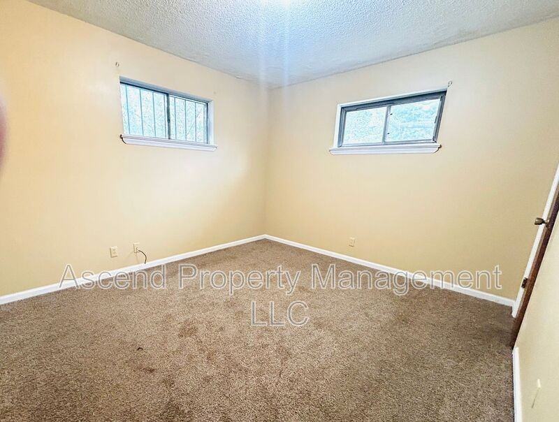 1707 Arlington Ave #B - Photo 5 of 6