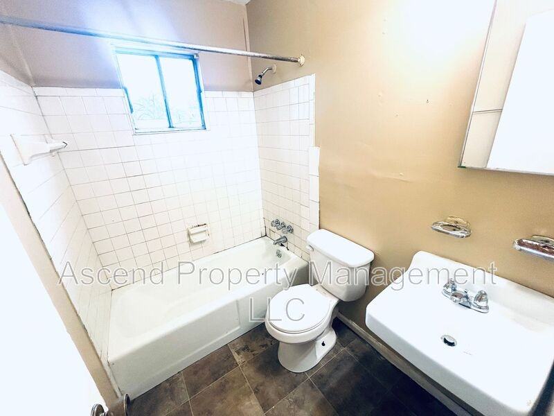 1707 Arlington Ave #B - Photo 6 of 6