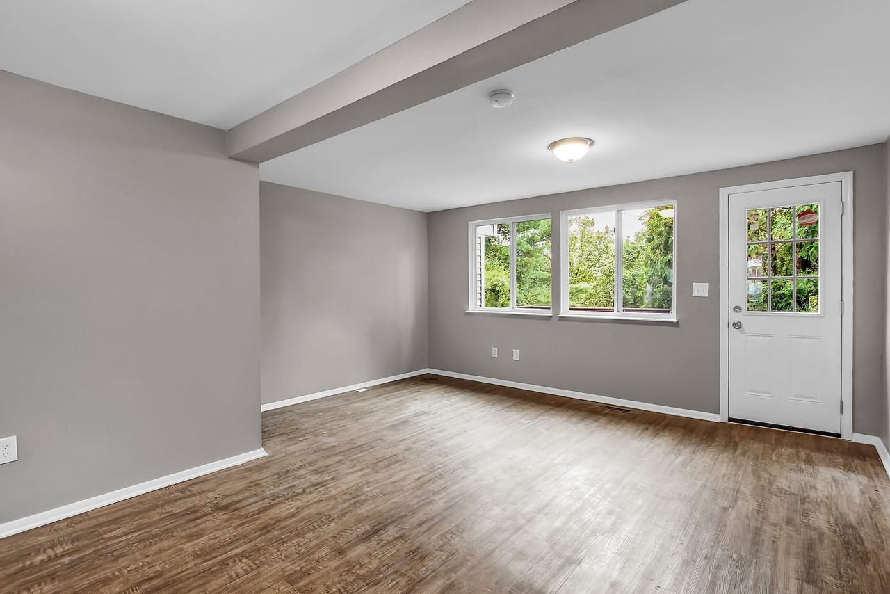 21 Stillwood Cir - Photo 2 of 14
