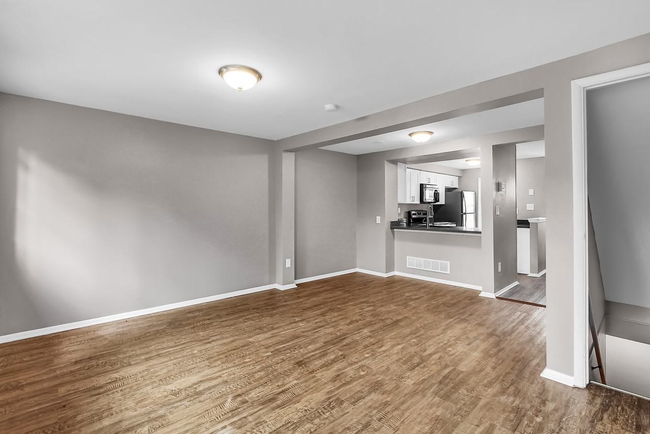 21 Stillwood Cir - Photo 3 of 14
